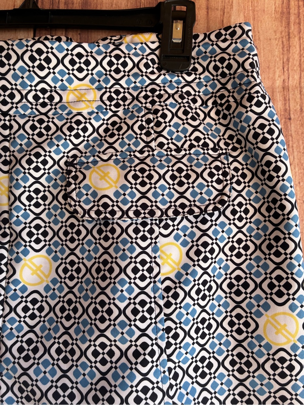 VUARNET SPORT featuring a blue, white, and yellow geometric print Skort Size 10 - Picture 5 of 7